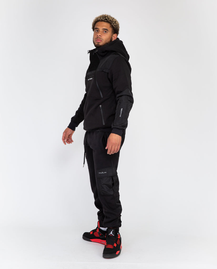 Quantom Tech Tracksuit (Black)