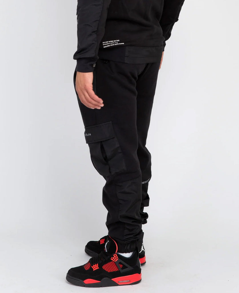 Quantom Tech Tracksuit (Black)